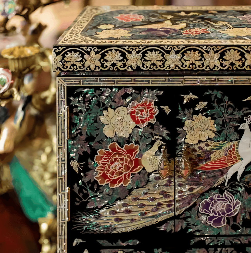 Handcarved Vintage Mother of Pearl Lacquer Jewelry Box