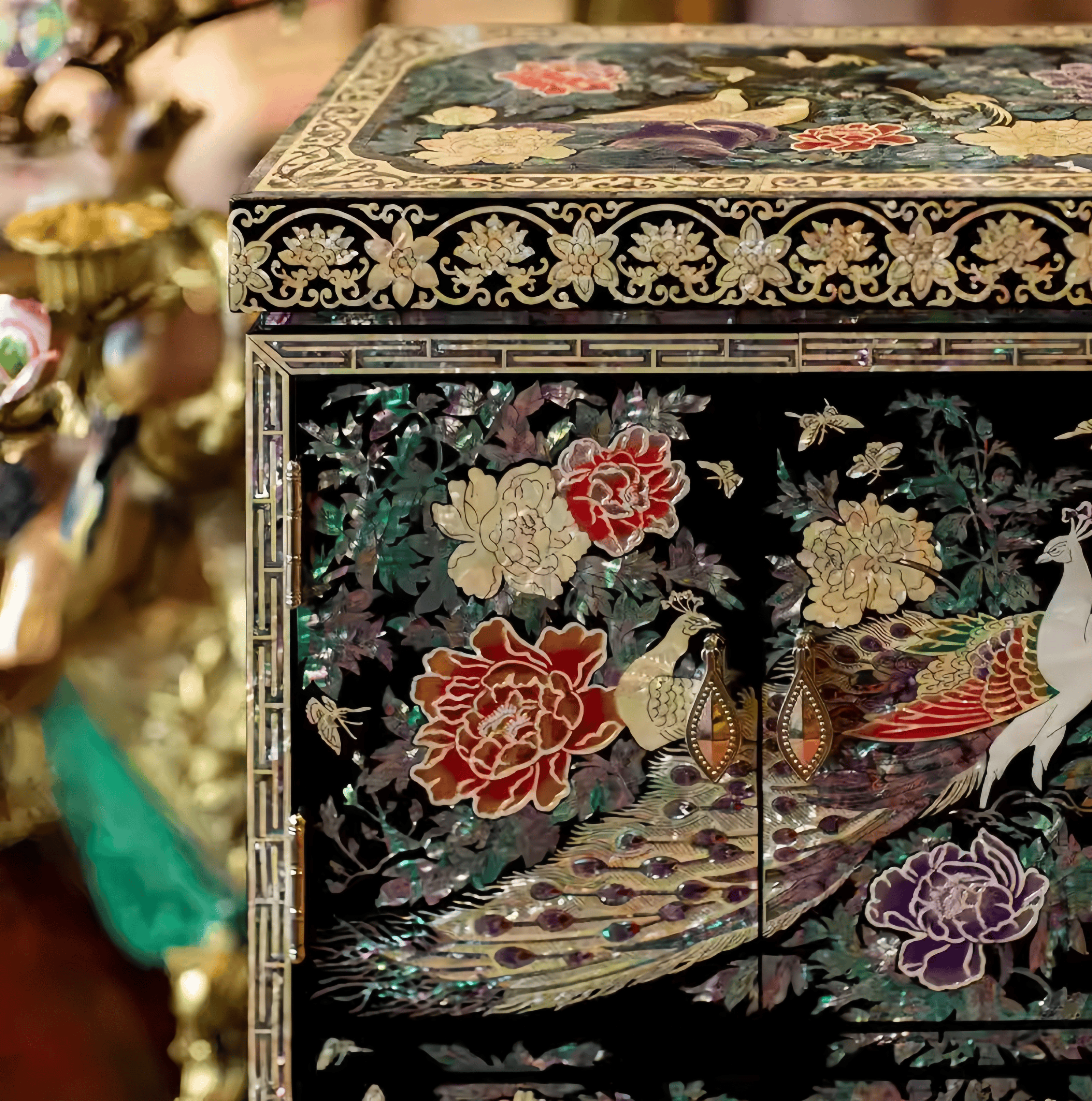 Handcarved Vintage Mother of Pearl Lacquer Jewelry Box