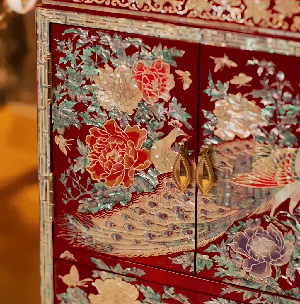 Handcarved Vintage Mother of Pearl Lacquer Jewelry Box