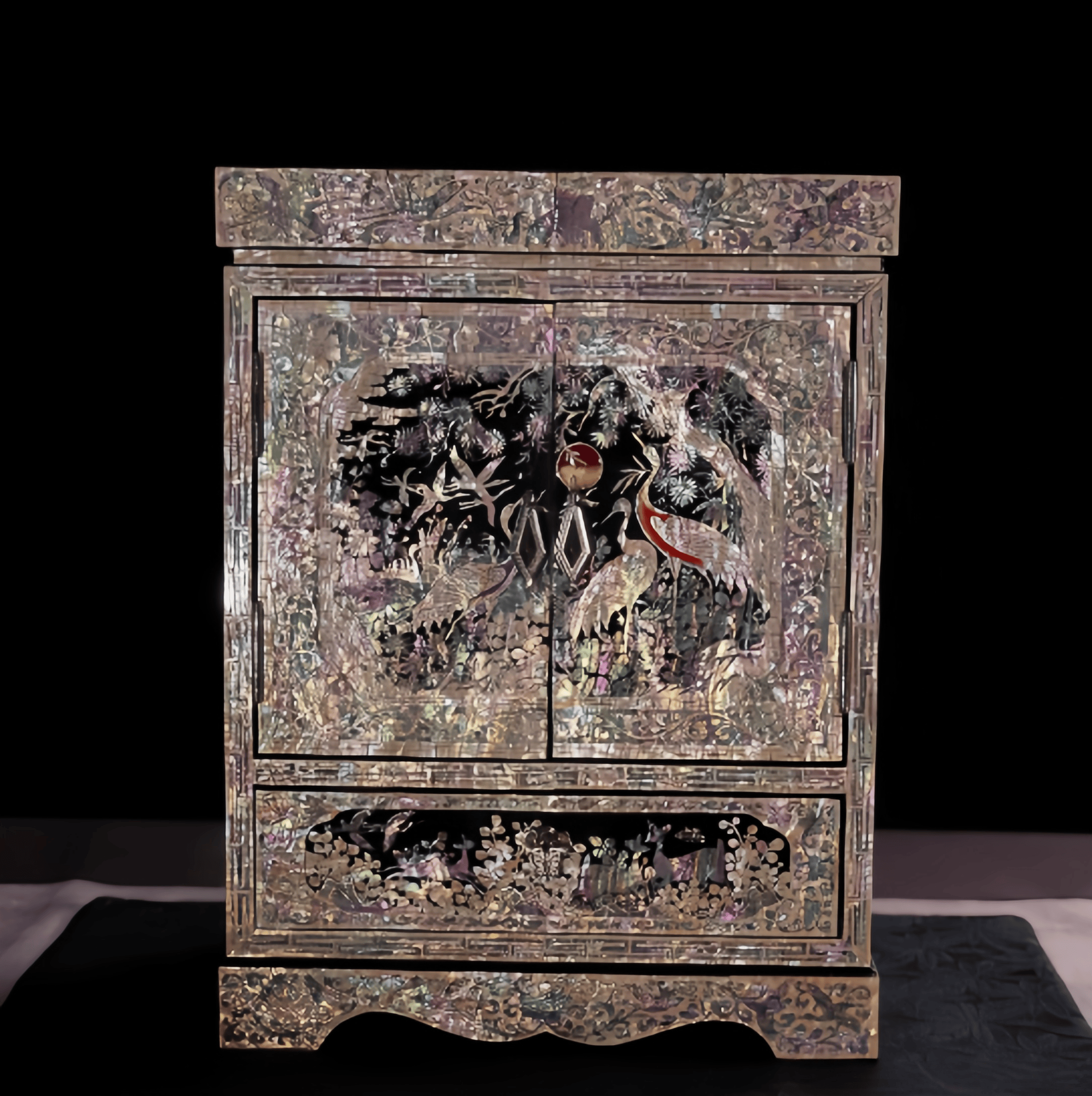 Handcarved Vintage Mother of Pearl Lacquer Jewelry Box