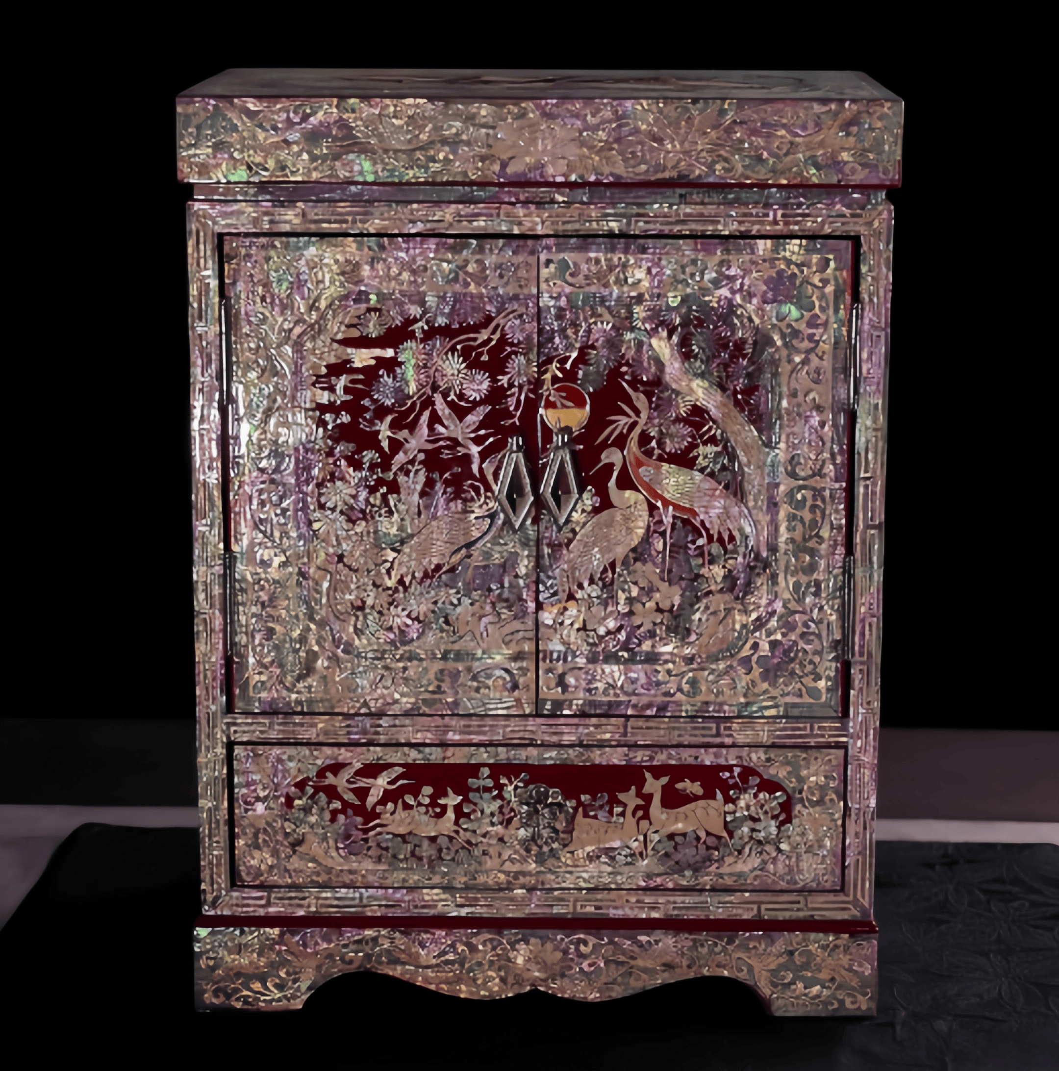 Handcarved Vintage Mother of Pearl Lacquer Jewelry Box