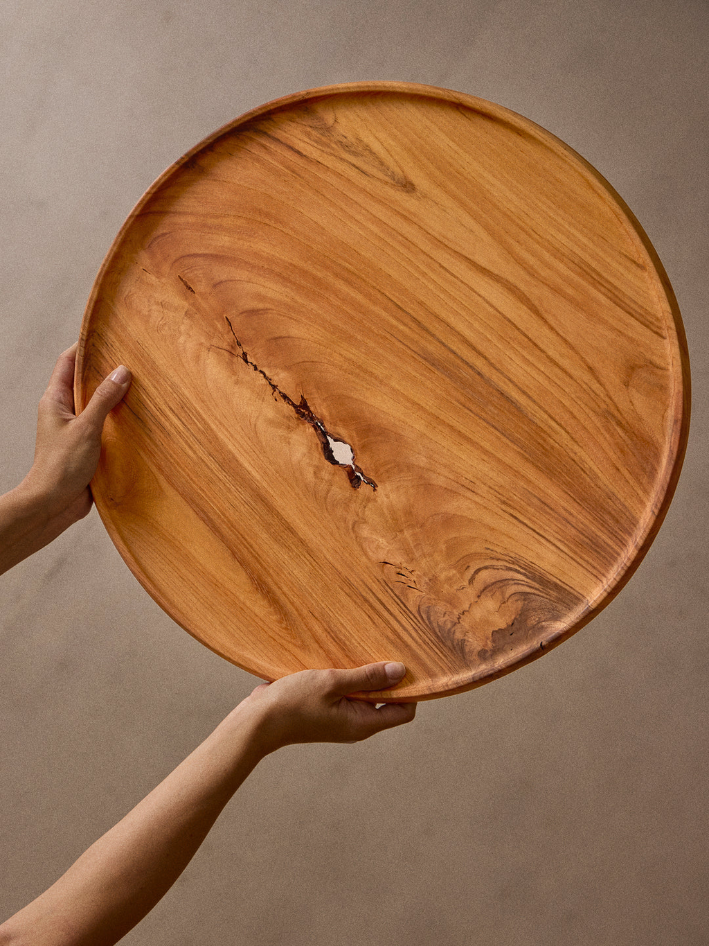 Iida Woodturning Hand-Turned Zelkova Oil-Finish Tray (18in/46cm)