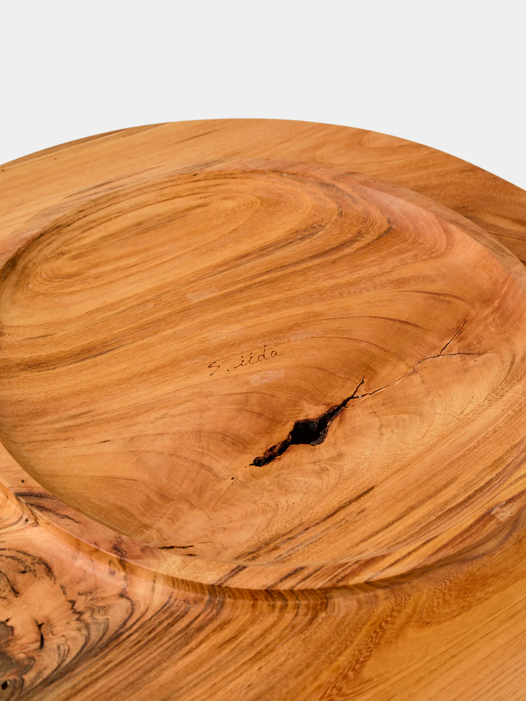 Iida Woodturning Hand-Turned Zelkova Oil-Finish Tray (18in/46cm)