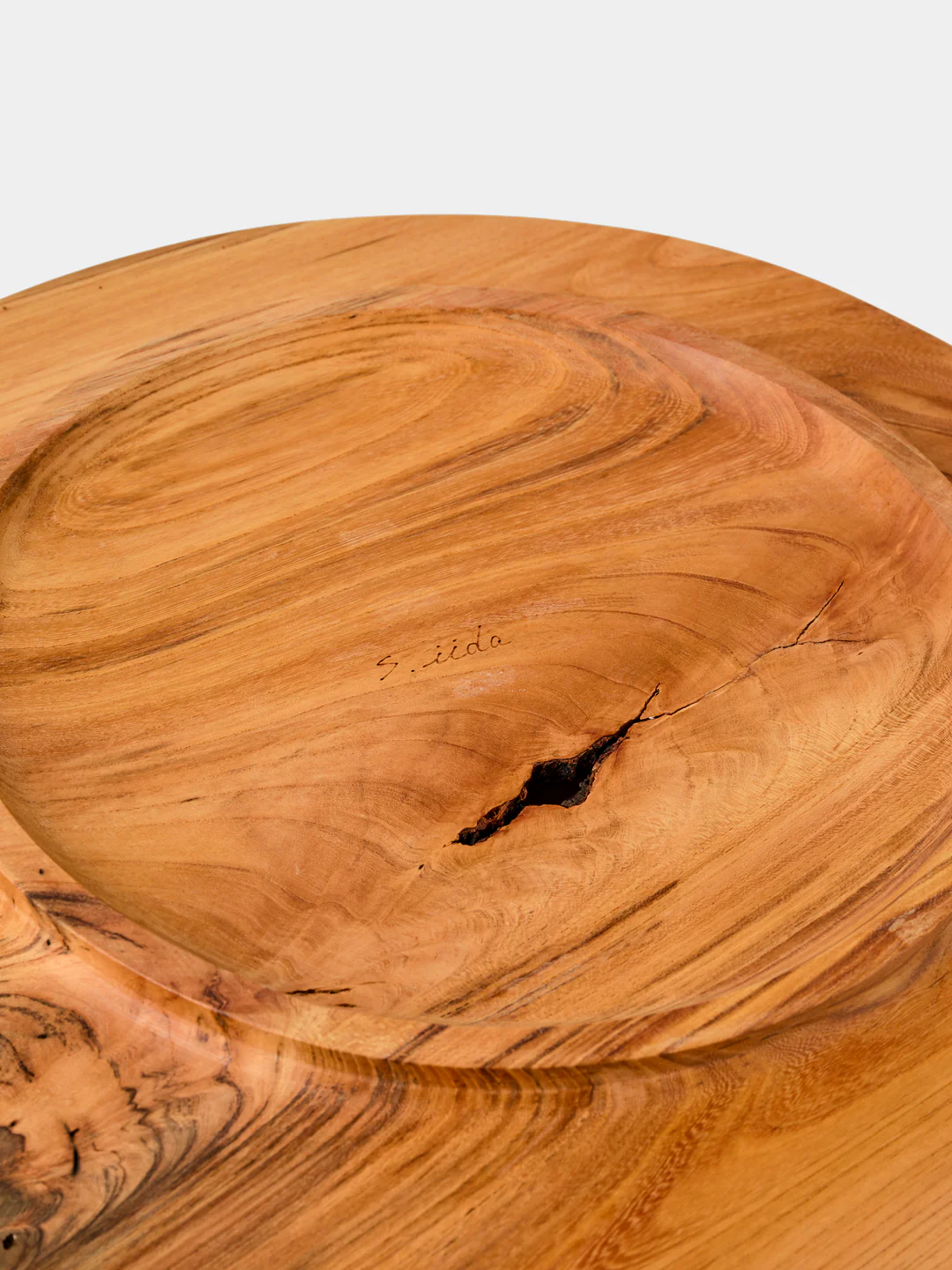 Iida Woodturning Hand-Turned Zelkova Oil-Finish Tray (18in/46cm)