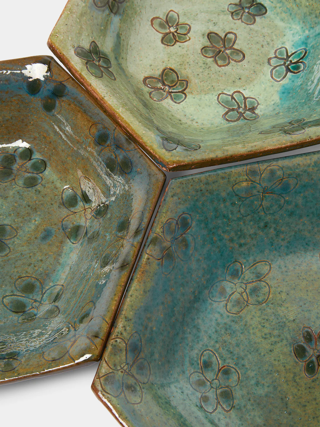 Anut Cairo Daisy Hand-Painted Ceramic Salad / Dessert Plates – 8in/20cm (Set of 4)