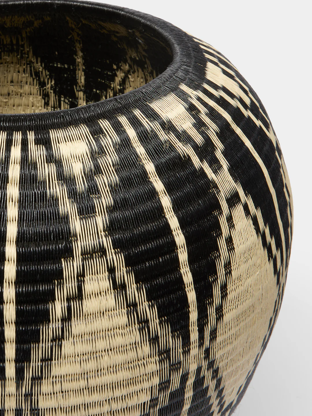 CasaLatina Diamond Handwoven Werregue Palm Large Basket