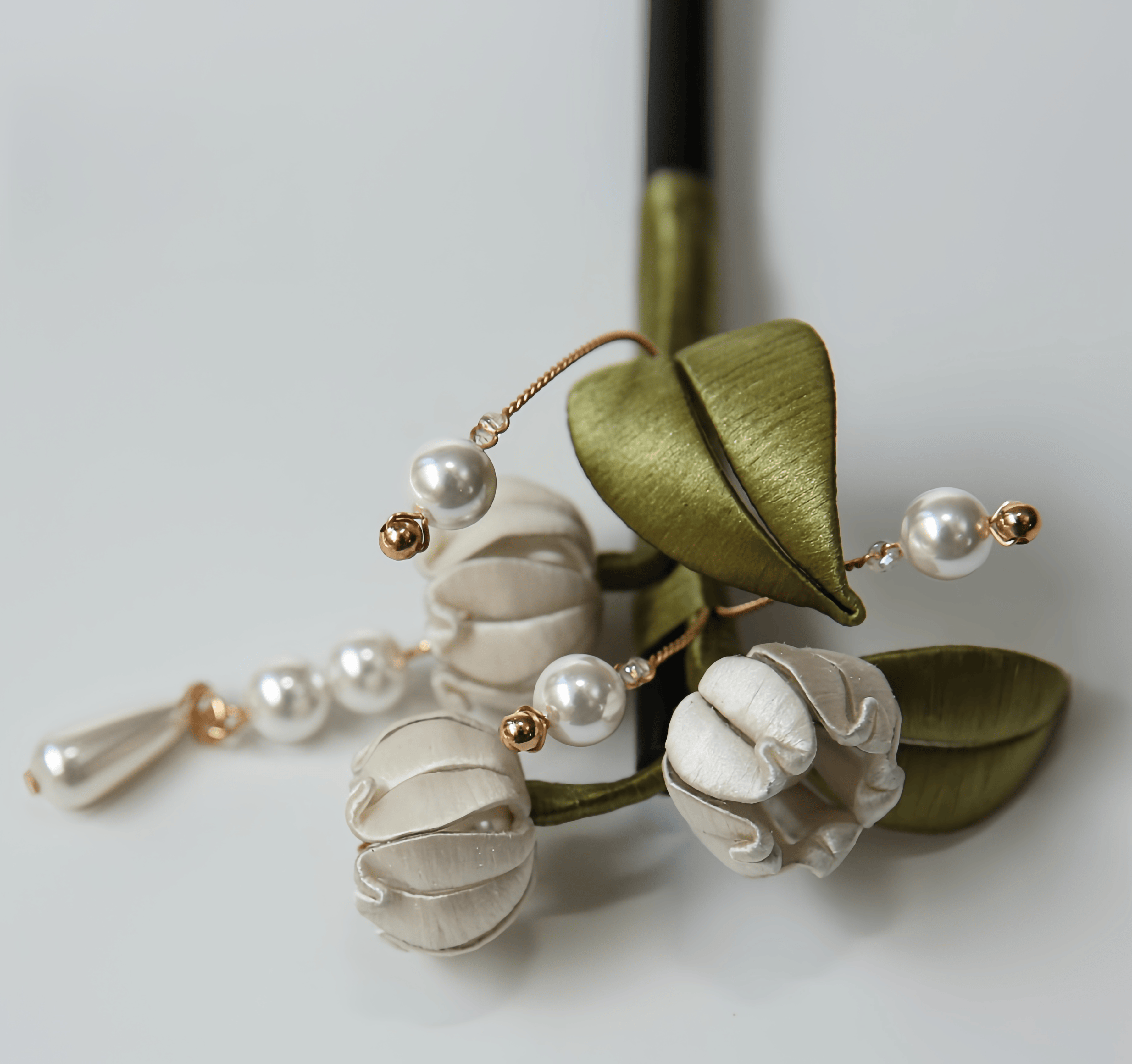 Handcrafted Heritage Silk Flower White Lily of the Valley Hairpin