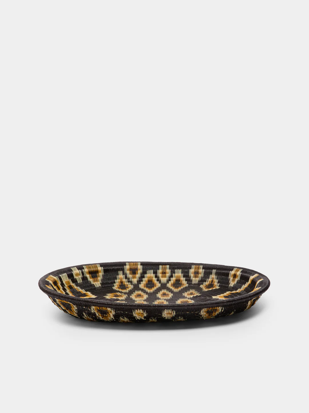 CasaLatina Jaguar Handwoven Werregue Palm Round Tray (9.5in/24cm)