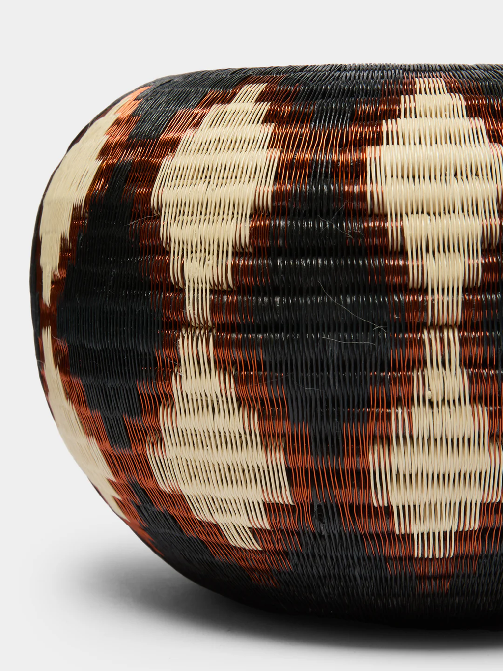 CasaLatina Gotas Handwoven Werregue Palm Basket