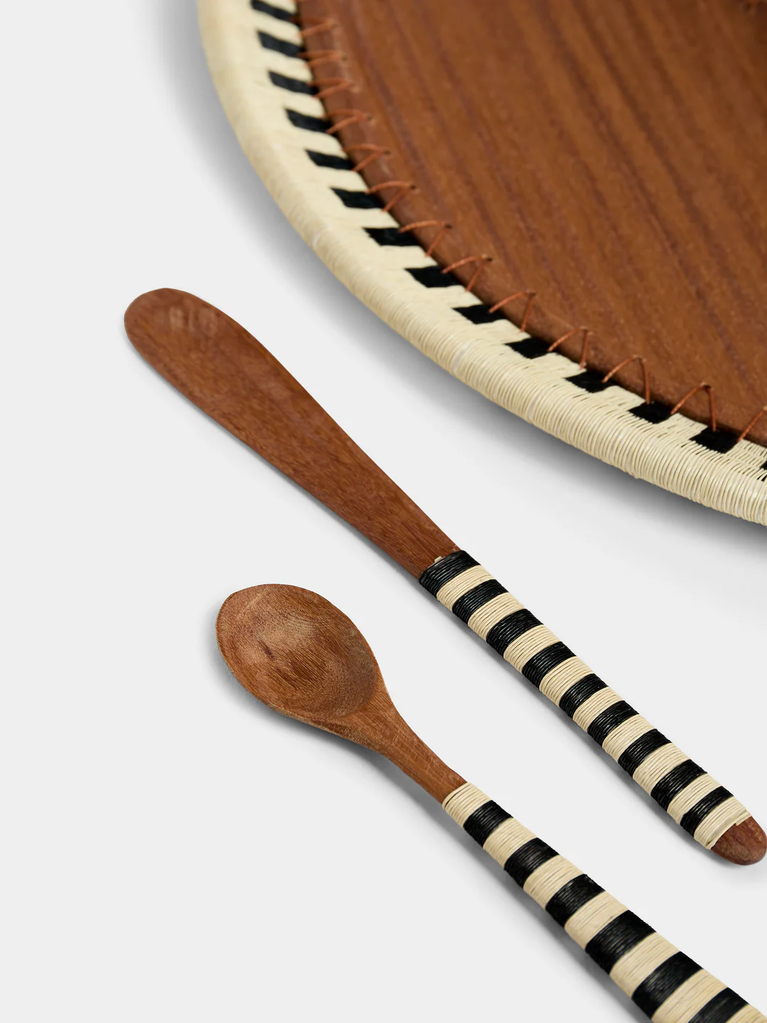 CasaLatina Pacifico Handwoven Werregue Palm and Wood Dish