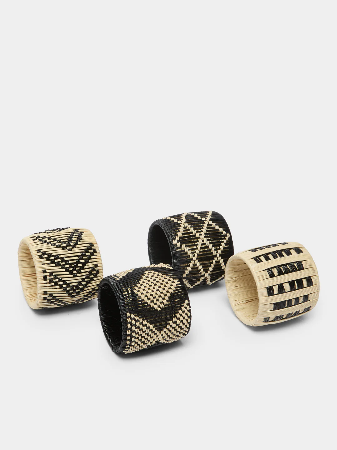 CasaLatina Pacifico Handwoven Werregue Palm Napkin Rings (Set of 4)